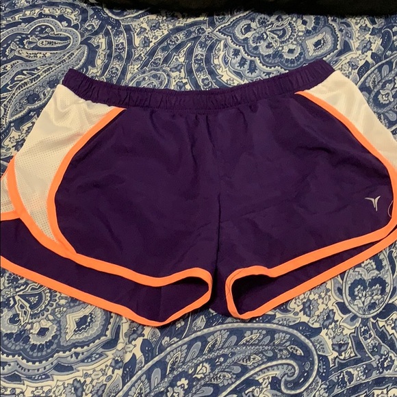 Bundle of running shorts both size small - Picture 4 of 4